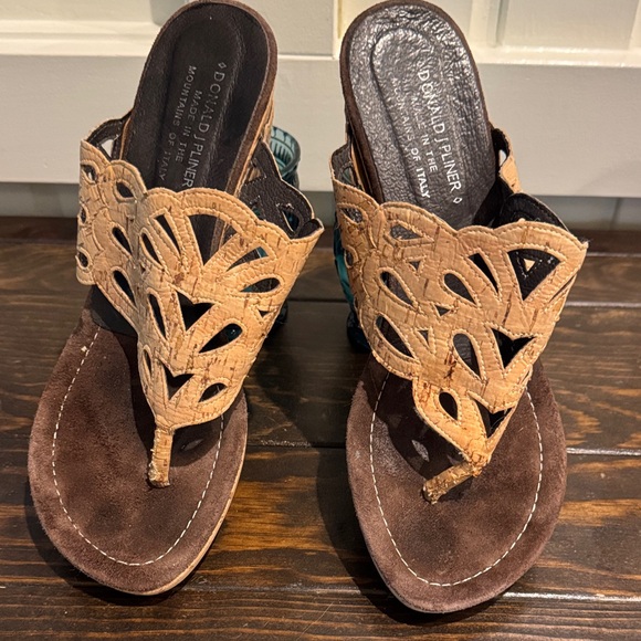 Dinald J Pliner Women's Tan Cork Wedge Sandals Size 9 - Picture 1 of 4